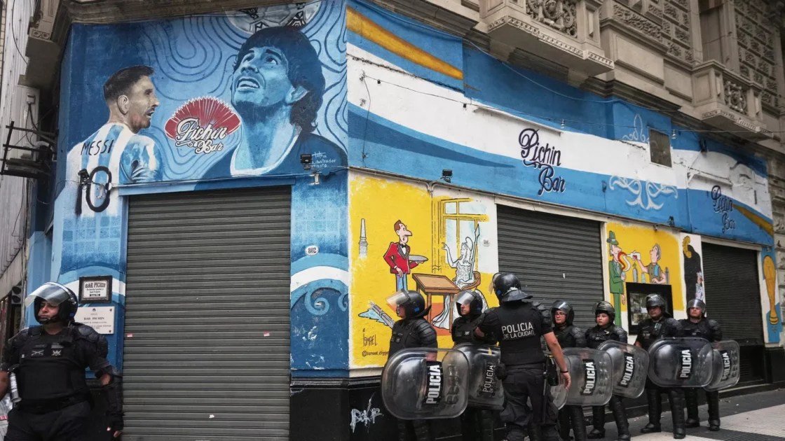 Torcidas organizadas na Argentina se unem para protestos contra Milei