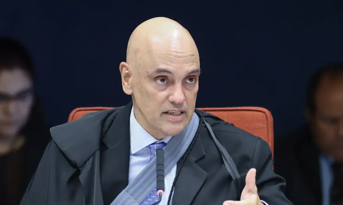 Alexandre de Moraes ameaça prender ex-deputado durante audiência da ação do golpe